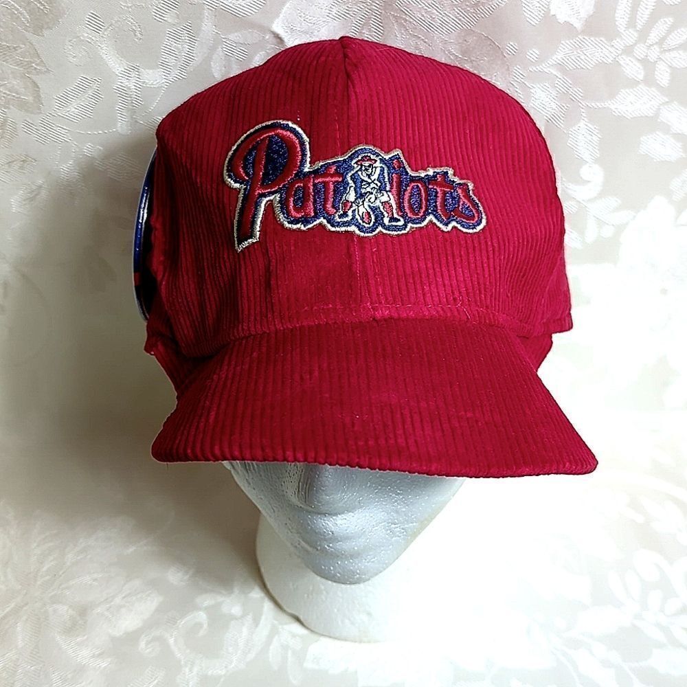 New England Patriots Vintage 1985 Red Corduroy Hat with Superbowl Pin
